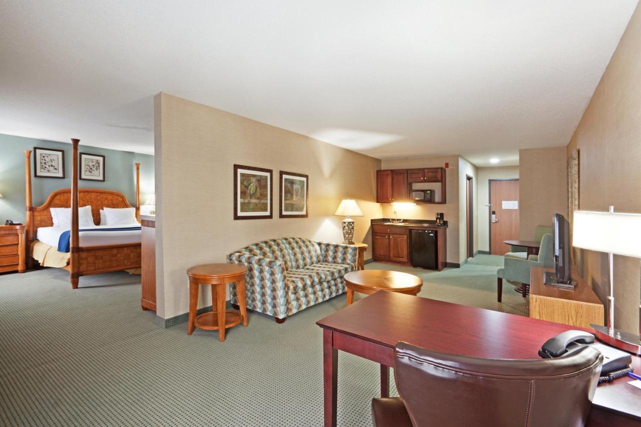 Holiday Inn Express And Suites Meriden By Ihg Eksteriør billede